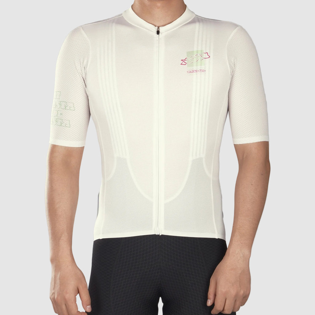 White cycling jersey with black pants on a gray background, featuring the Darevie brand.